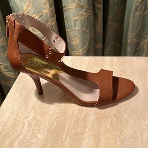 Michael Kors heels size 8